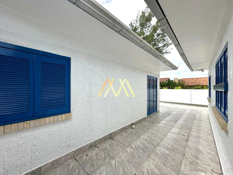 Ótima casa com dois terrenos: 3ª foto da galeria de imagens do imóvel