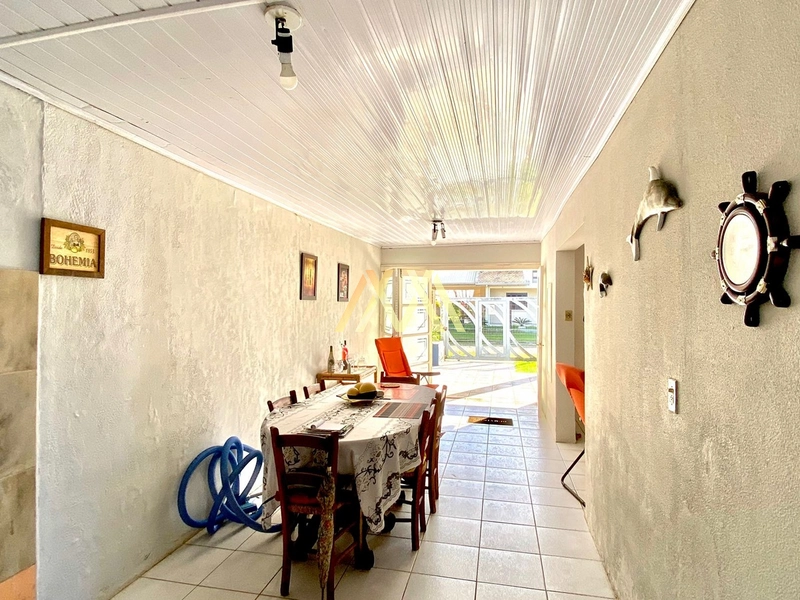 CASA À VENDA EM ATLANTIDA SUL À 300 METROS DO MAR.: 2ª foto da galeria de imagens do imóvel