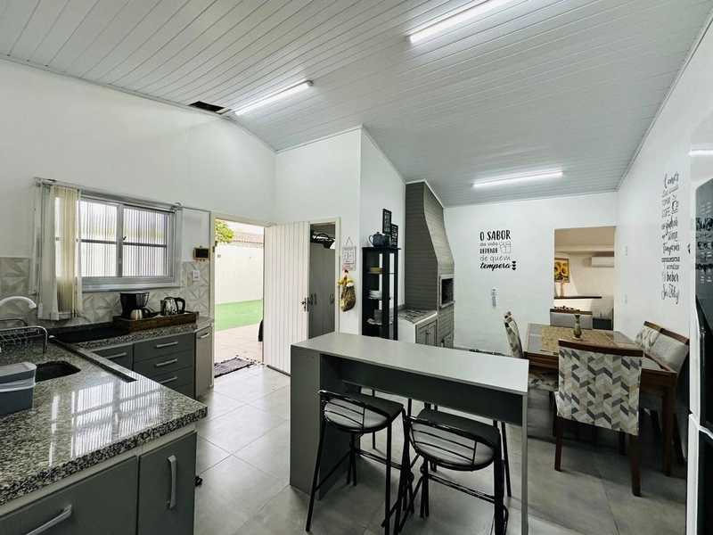 Casa à venda em Atlandida Sul: 6ª foto da galeria de imagens do imóvel