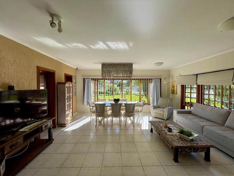 Casa com 2 terrenos à venda em Atlântida!: 8ª foto da galeria de imagens do imóvel