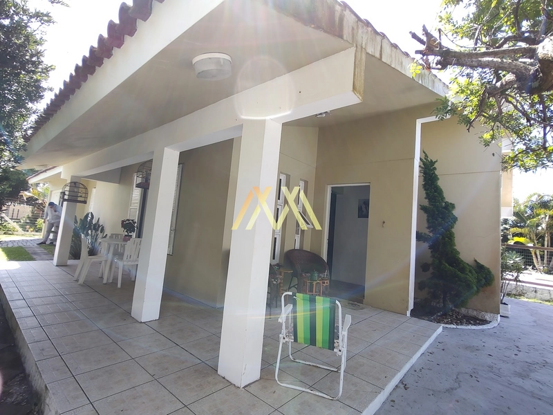 Linda casa em ótima localização!: 2ª foto da galeria de imagens do imóvel