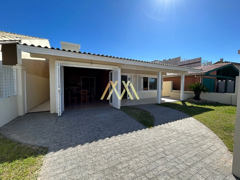 Casa beira mar à venda em Atlântida Sul!: 1ª foto da galeria de imagens do imóvel