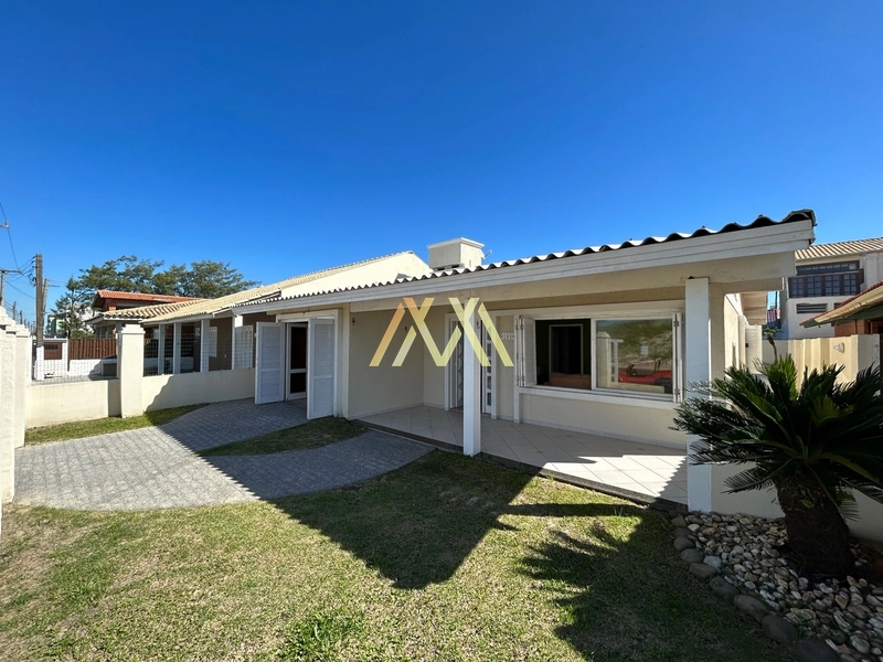 Casa beira mar à venda em Atlântida Sul!: 2ª foto da galeria de imagens do imóvel