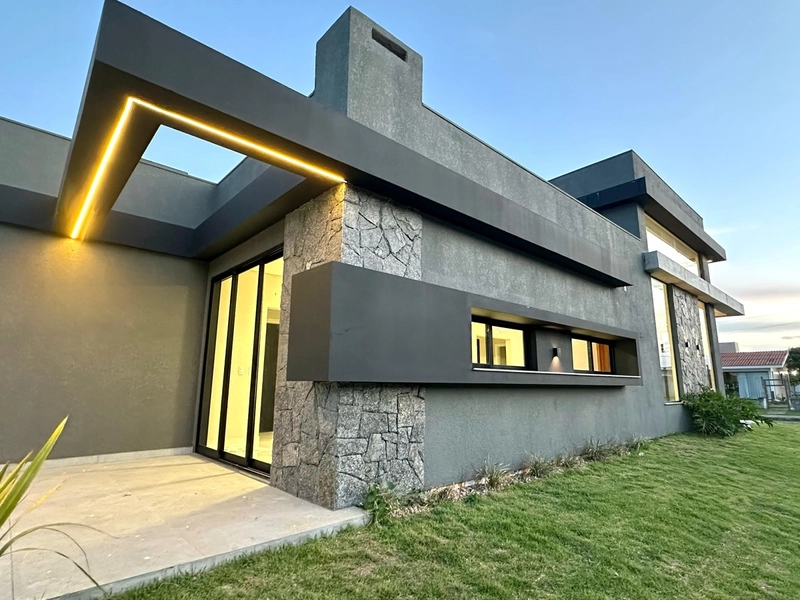 Casa à venda em Capão da Canoa!: 2ª foto da galeria de imagens do imóvel