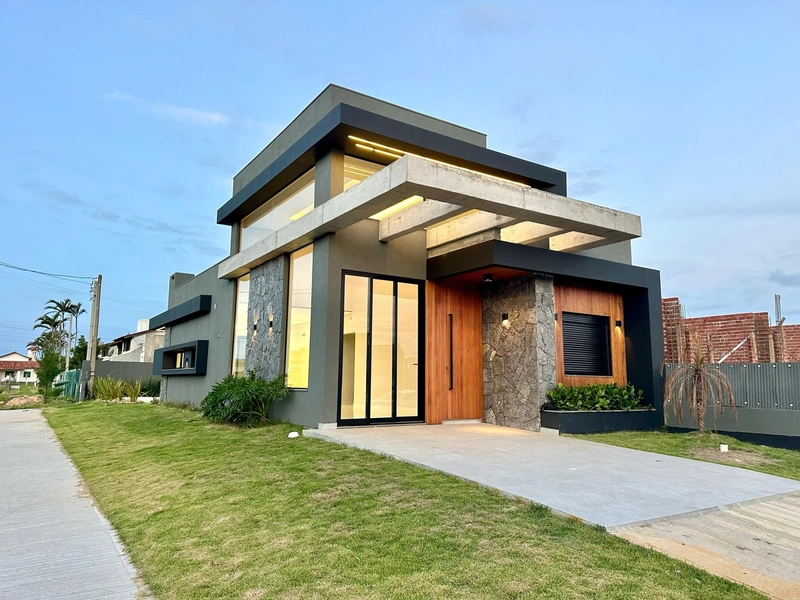 Casa à venda em Capão da Canoa!: 1ª foto da galeria de imagens do imóvel