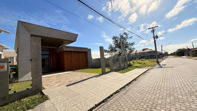 Casa 01 Quadra do Mar em Xangri-lá: 1ª foto da galeria de imagens do imóvel