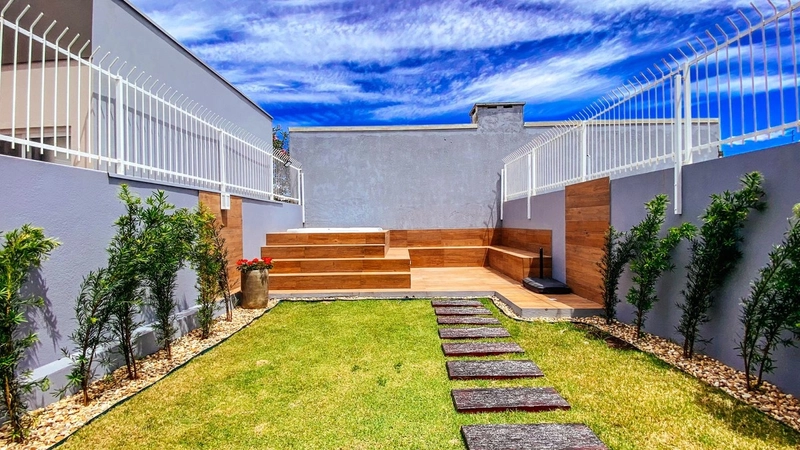 Duplex frente leste totalmente mobiliado e somente 2 quadras do mar!: 2ª foto da galeria de imagens do imóvel