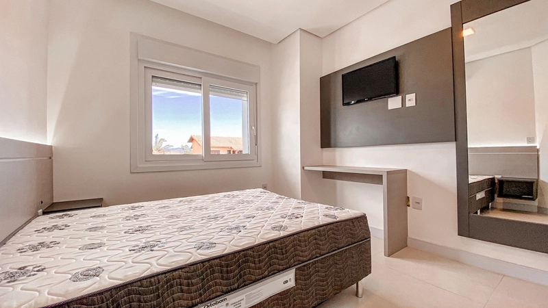 Duplex frente leste totalmente mobiliado e somente 2 quadras do mar!: 13ª foto da galeria de imagens do imóvel