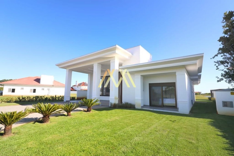Casa beira lago à venda no condomínio Green Village em Xangri-Lá!: 2ª foto da galeria de imagens do imóvel
