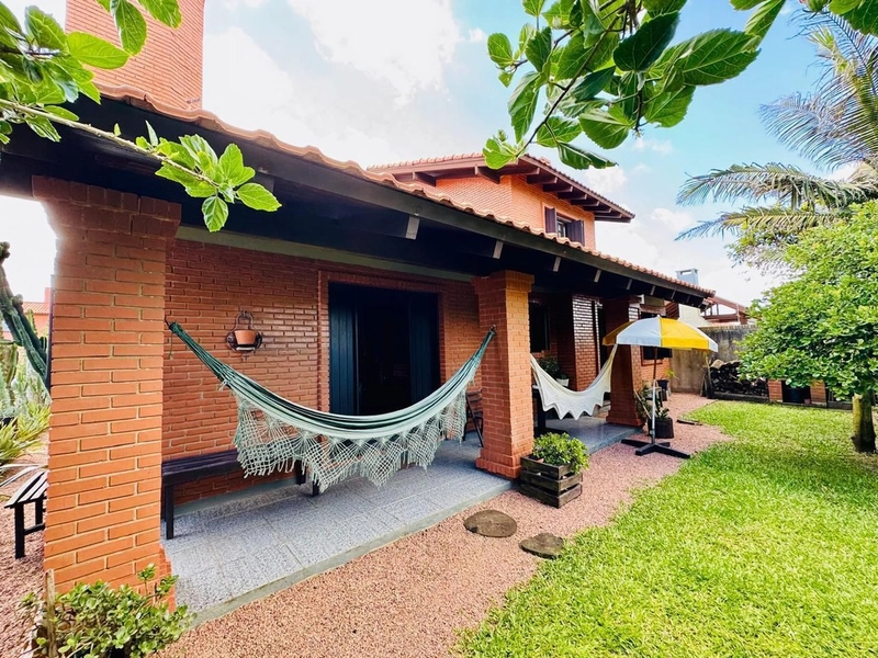 Casa á venda em Xangri-Lá com dois terrenos!: 2ª foto da galeria de imagens do imóvel