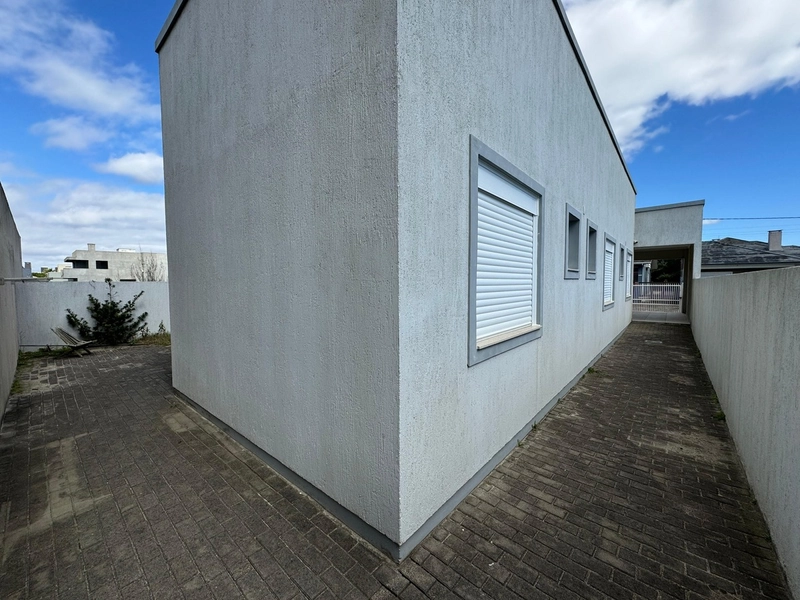 CASA À VENDA EM ATLÂNTIDA SUL 50M DO MAR: 5ª foto da galeria de imagens do imóvel