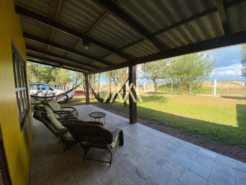 Casa com 02 terrenos beira mar à venda!: 2ª foto da galeria de imagens do imóvel