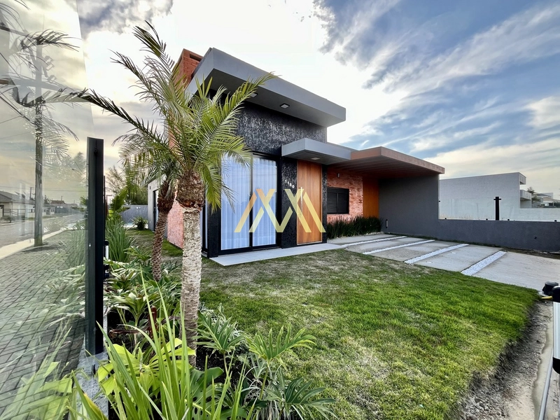 Casa a venda mobiliada e decorada em Atlântida Sul!: 2ª foto da galeria de imagens do imóvel