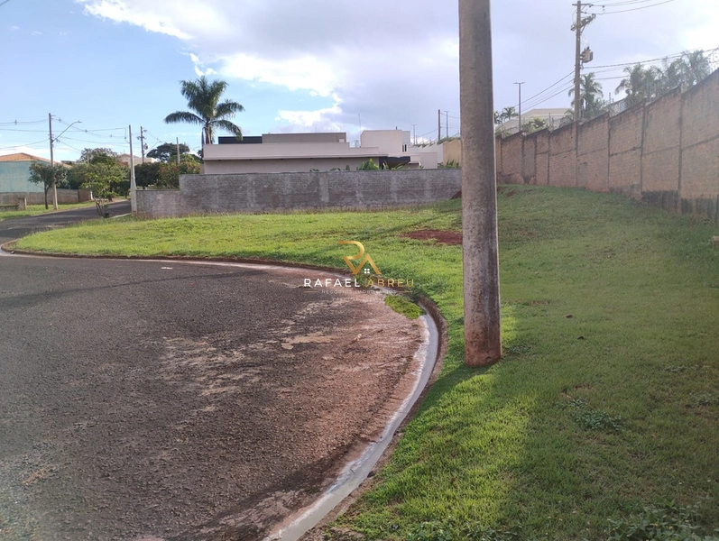 Terreno à Venda no Condomínio Nascente do Jaraguá em Araraquara | 596,98 m²: 1ª foto da galeria de imagens do imóvel