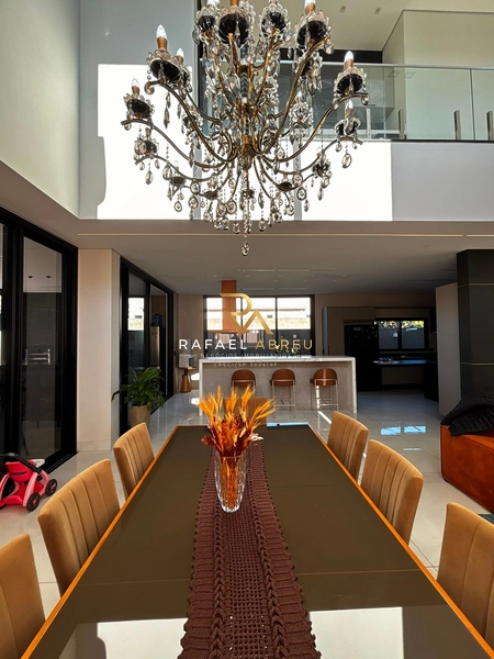 Sobrado à Venda no Quinta das Tipuanas | 3 Suítes, Elevador, Piscina Aquecida e Área Gourmet: 5ª foto da galeria de imagens do imóvel