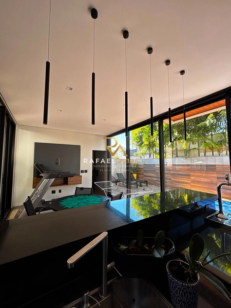 Sobrado à Venda no Quinta das Tipuanas | 3 Suítes, Elevador, Piscina Aquecida e Área Gourmet: 7ª foto da galeria de imagens do imóvel