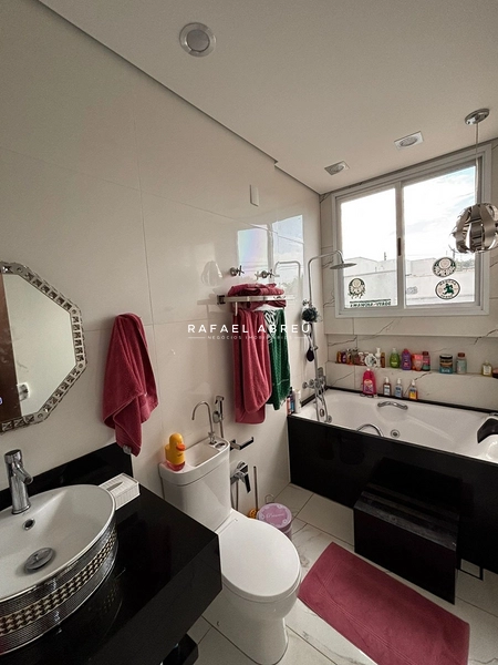 Casa de Alto Padrão à Venda no Village Damha I | 3 Suítes, Piscina Aquecida e Sauna: 14ª foto da galeria de imagens do imóvel