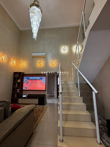 Casa de Alto Padrão à Venda no Village Damha I | 3 Suítes, Piscina Aquecida e Sauna: 30ª foto da galeria de imagens do imóvel