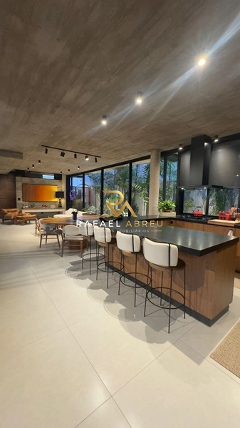 Casa de Alto Padrão à Venda no Condomínio Residencial Damha | 3 Suítes e Piscina Aquecida: 4ª foto da galeria de imagens do imóvel