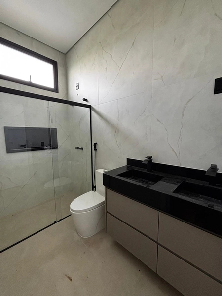 Casa à Venda em Condomínio Fechado | 3 Suítes | Alto Padrão: 3ª foto da galeria de imagens do imóvel