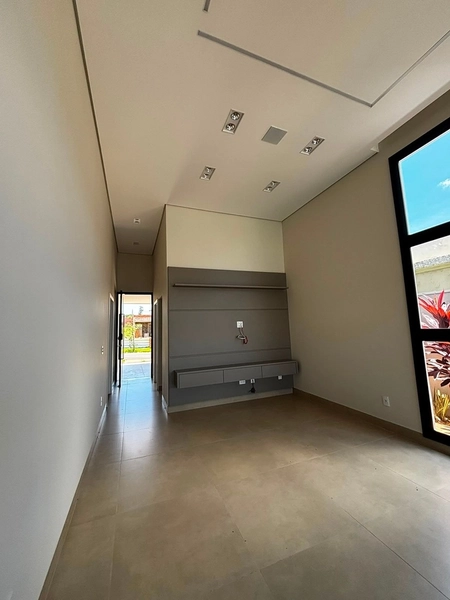 Casa com Piscina à Venda no Village Damha IV | 3 Quartos: 3ª foto da galeria de imagens do imóvel