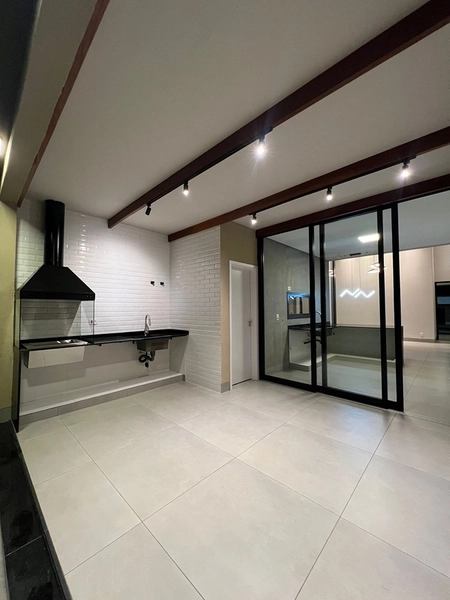 Casa à Venda no Condomínio Tivoli | 3 Quartos, Suíte com Closet e Área Gourmet: 5ª foto da galeria de imagens do imóvel