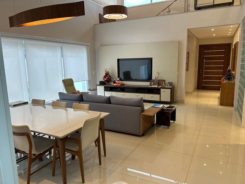 Casa para Locação no Portal das Tipuanas | 3 Suítes, Mezanino e Área Gourmet: 3ª foto da galeria de imagens do imóvel