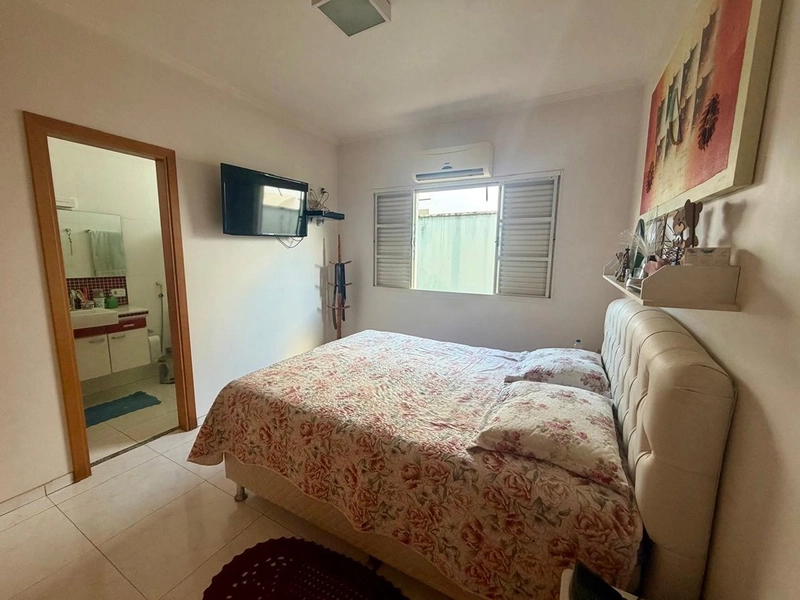Casa para Locação no Village Damha I | 3 Suítes, Área Gourmet e Energia Solar: 4ª foto da galeria de imagens do imóvel