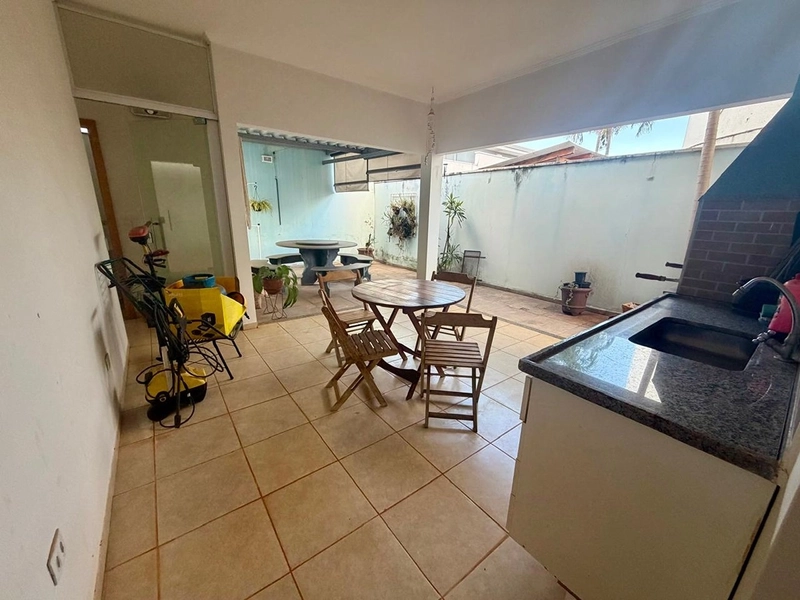 Casa para Locação no Village Damha I | 3 Suítes, Área Gourmet e Energia Solar: 15ª foto da galeria de imagens do imóvel