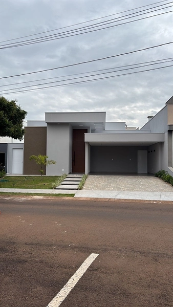 Casa Térrea à Venda no Village Damha I | 3 Suítes e Área Gourmet: 1ª foto da galeria de imagens do imóvel
