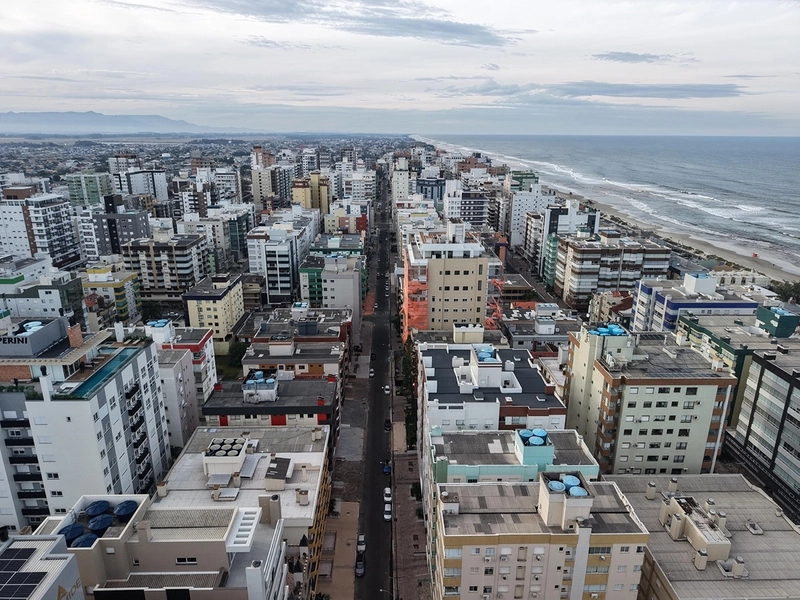Junto À praça Flávio Boianovski, 02 quadras do mar!!!!: 27ª foto da galeria de imagens do imóvel