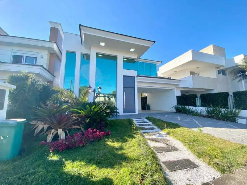 CASA NA AVENIDA: 1ª foto da galeria de imagens do imóvel
