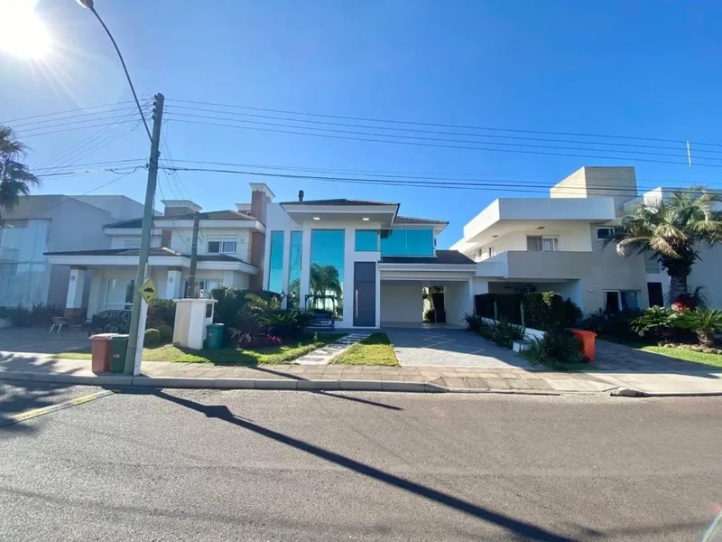 CASA NA AVENIDA: 2ª foto da galeria de imagens do imóvel