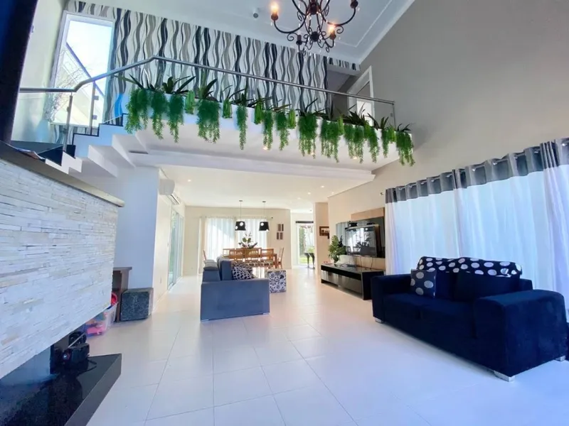 CASA NA AVENIDA: 5ª foto da galeria de imagens do imóvel