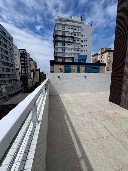 TERRAÇO EM L E. PISCINA NO ROOFTOP: 6ª foto da galeria de imagens do imóvel