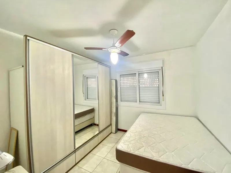 SACADA DE FRENTE COM CHURRASQUEIRA: 12ª foto da galeria de imagens do imóvel