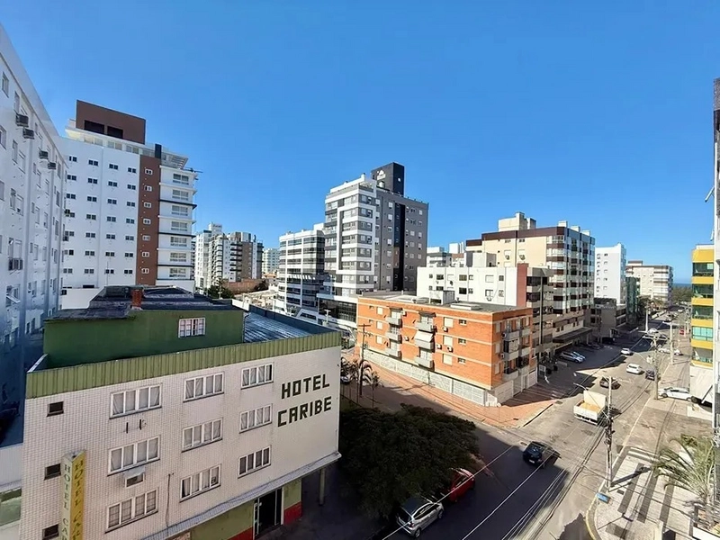 Sacada de frente pra rua, com churrasqueira e vista mar!!!: 12ª foto da galeria de imagens do imóvel