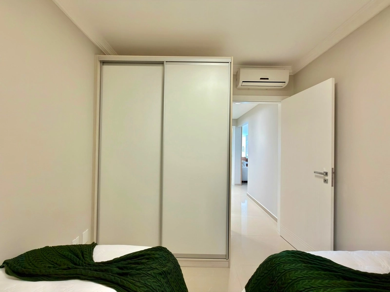 APARTAMEENTO DE  FRENTE COM VISTA MAR - MOBILIADO E DECORADO!: 2ª foto da galeria de imagens do imóvel
