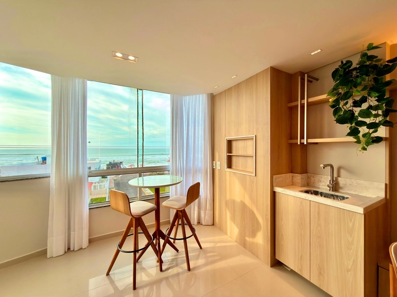 APARTAMEENTO DE  FRENTE COM VISTA MAR - MOBILIADO E DECORADO!: 10ª foto da galeria de imagens do imóvel