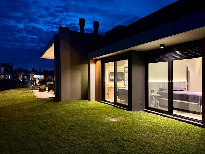 EXCELENTE CASA EM CONDOMÍNIO FECHADO - MOB E DEC: 12ª foto da galeria de imagens do imóvel