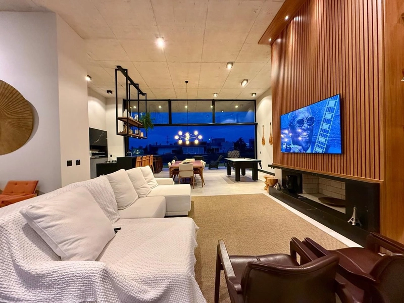 EXCELENTE CASA EM CONDOMÍNIO FECHADO - MOB E DEC: 2ª foto da galeria de imagens do imóvel