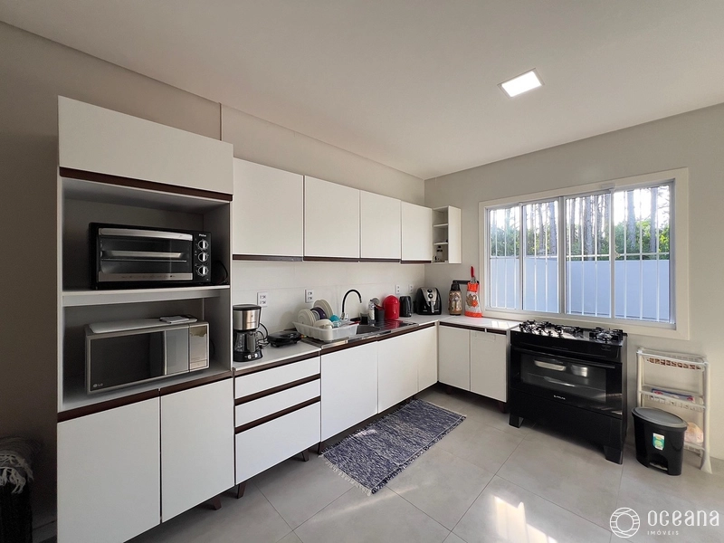 CASA COM TERRENO 12x25m² EM CAPÃO NOVO VILLAGE: 3ª foto da galeria de imagens do imóvel