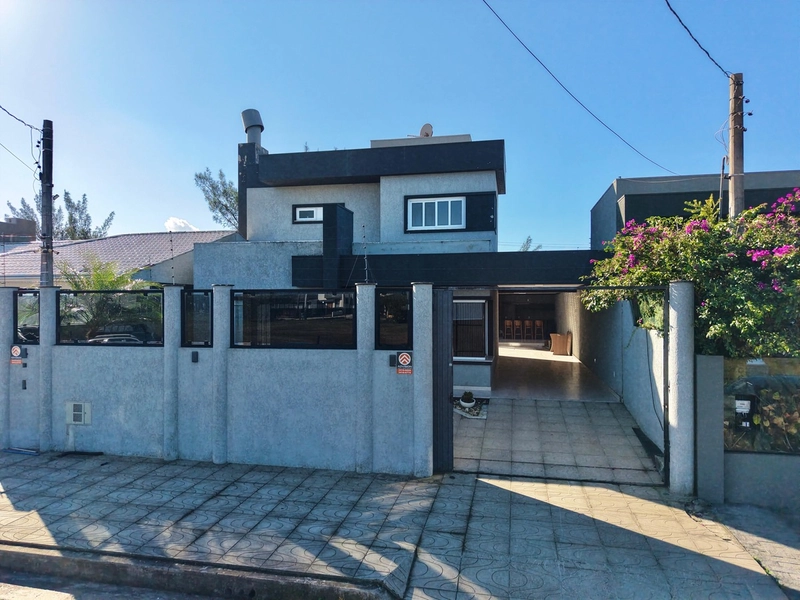 CASA À VENDA NA PRAIA GUARANI!: 2ª foto da galeria de imagens do imóvel