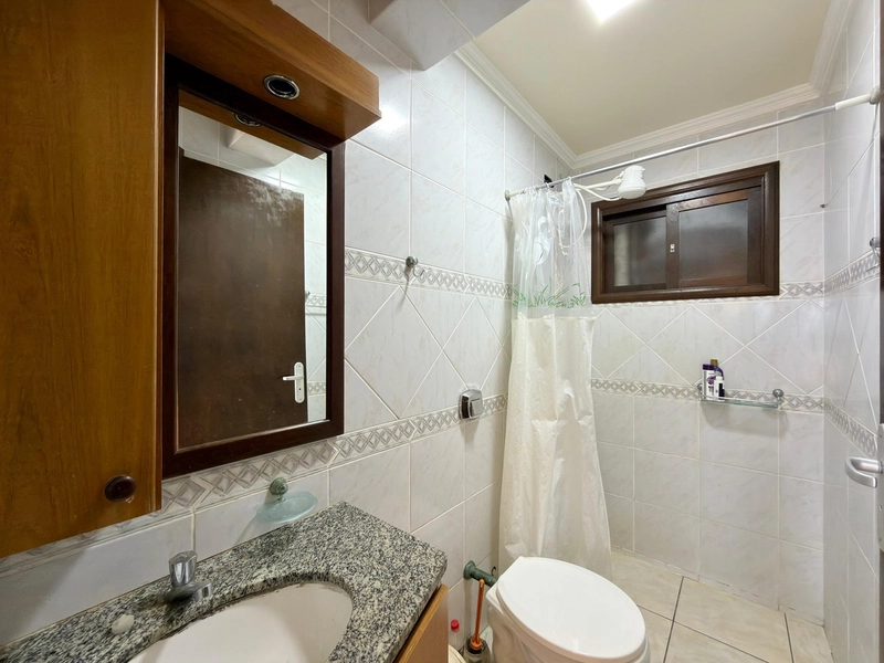 APARTAMENTO DE 01 DORMITÓRIO MOBILIADO COM SACADA E CHURRASQUEIRA!: 3ª foto da galeria de imagens do imóvel