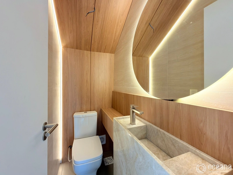EXCELENTE CASA EM COND. FECHADO COM 04 SUÍTES, BEIRA LAGO E PÉ DIREITO DUPLO!: 22ª foto da galeria de imagens do imóvel