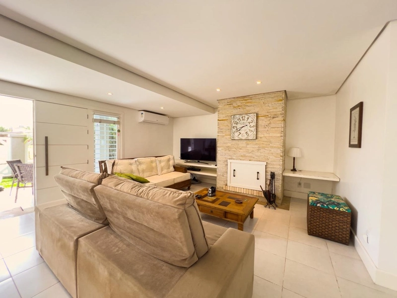 EXCELENTE CASA DE BAIRRO EM XANGRI-LÁ: 2ª foto da galeria de imagens do imóvel