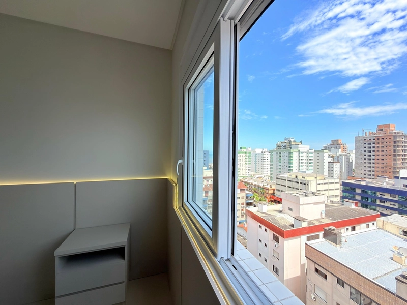APARTAMENTO PRÓXIMO DO MAR E DO CENTRO COMPOSTO POR 02 DORMITÓRIOS: 2ª foto da galeria de imagens do imóvel