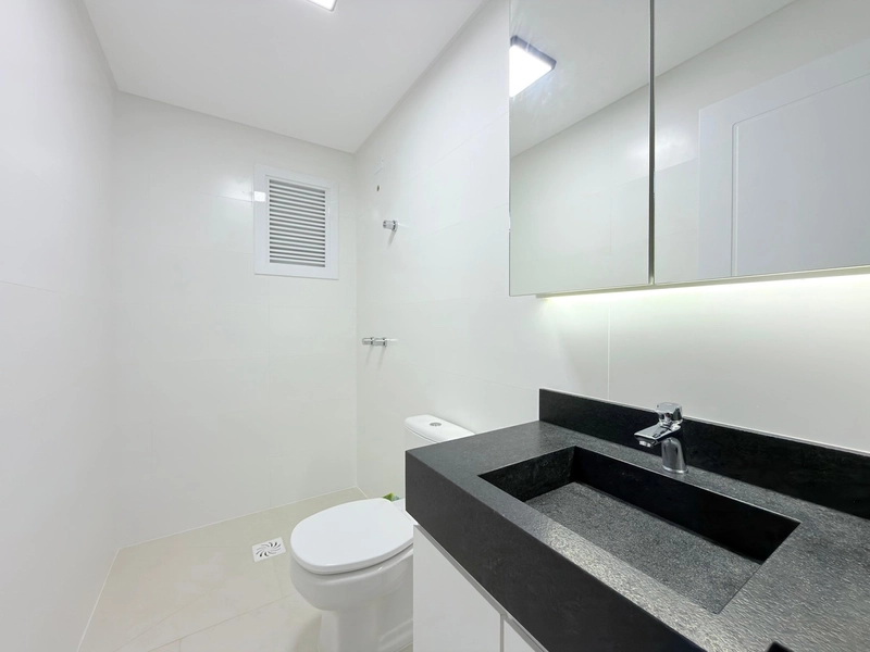 APARTAMENTO PRÓXIMO DO MAR E DO CENTRO COMPOSTO POR 02 DORMITÓRIOS: 1ª foto da galeria de imagens do imóvel