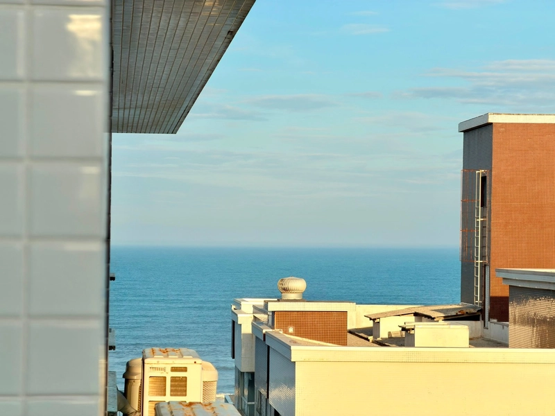 APTO MOB. E DECORADO COM VISTA MAR - UMA QUADRA DO MAR!: 28ª foto da galeria de imagens do imóvel