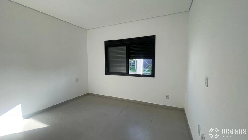 CASA GEMINADA NO BAIRRO JARDIM BEIRA MAR À 03 QUADRAS DA PRAIA!: 6ª foto da galeria de imagens do imóvel